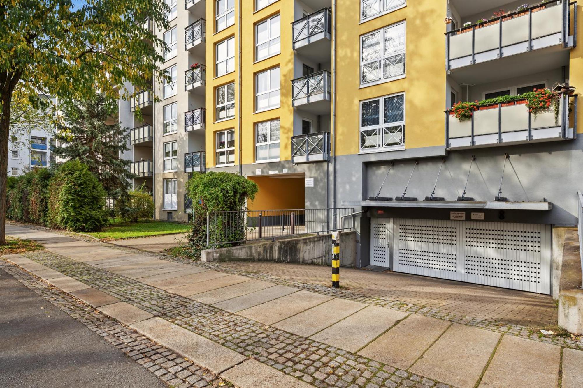 Edler Wohnraum Disney Marvel Studio Mit Balkon, Boxspringbett, Kaffeevollautomat, Lift & Parkplatz Chemnitz Exterior foto