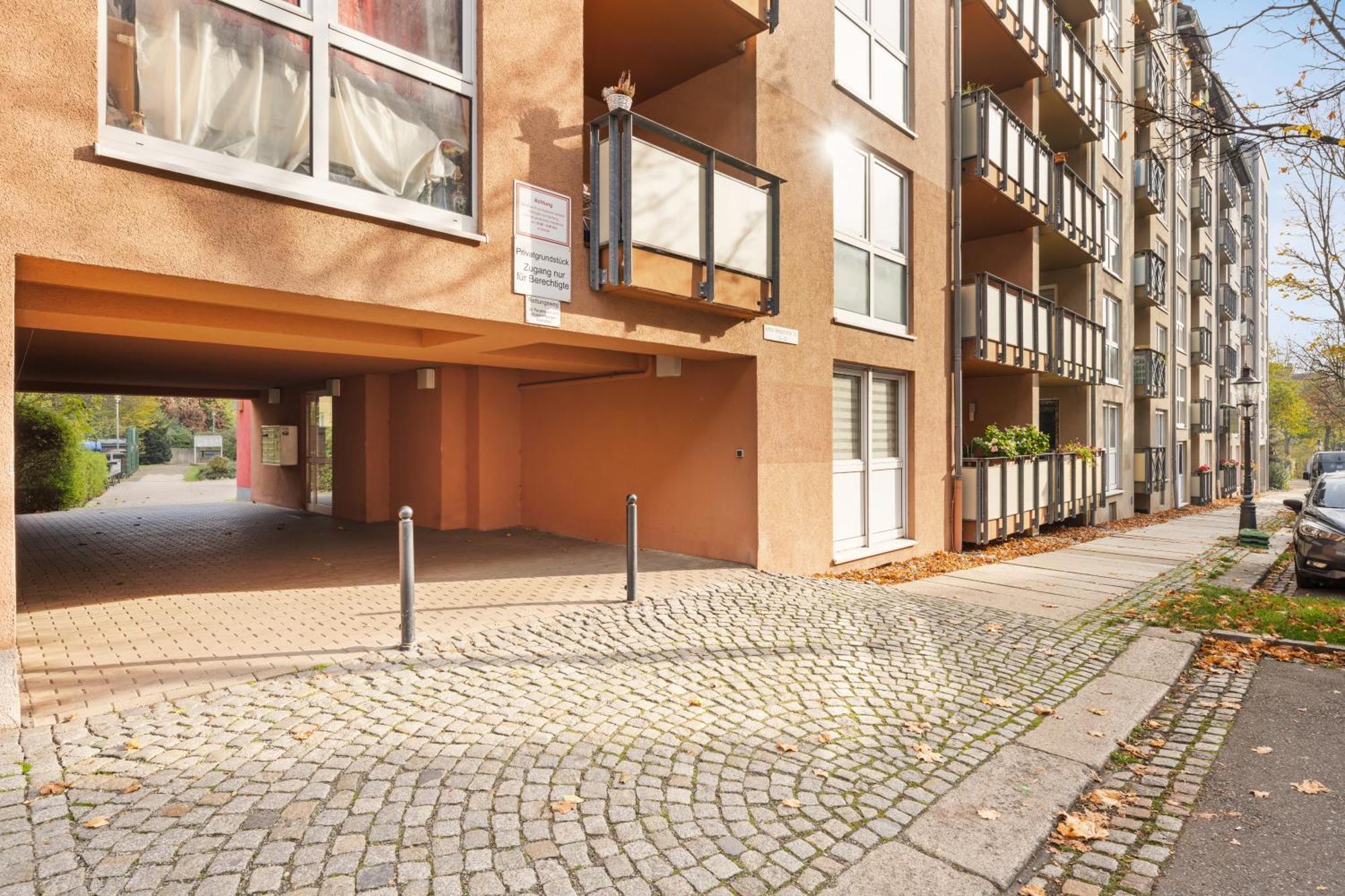 Edler Wohnraum Disney Marvel Studio Mit Balkon, Boxspringbett, Kaffeevollautomat, Lift & Parkplatz Chemnitz Exterior foto